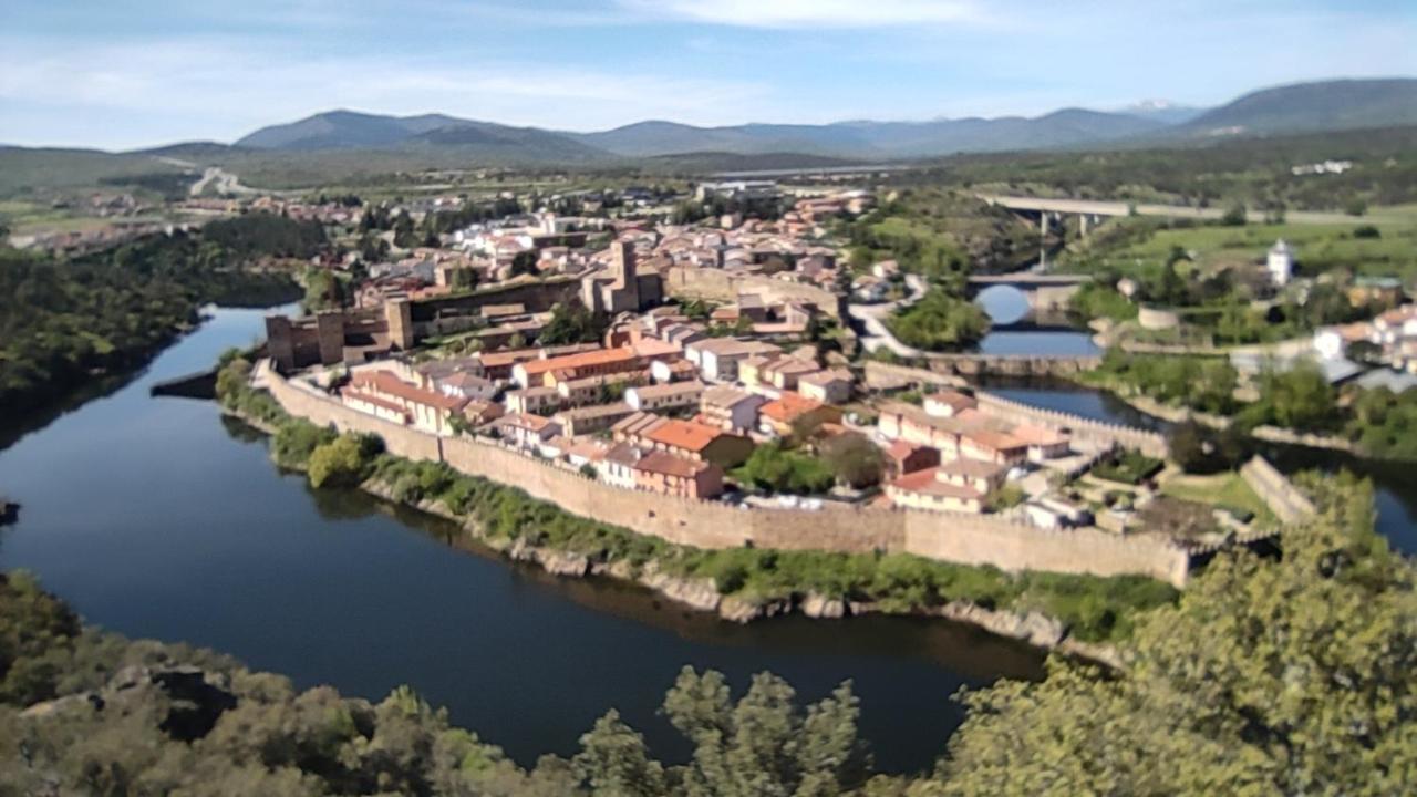 Апартаменты Puente Viejo De Buitrago Casa Enebro Буитраго-дель-Лосоя Экстерьер фото